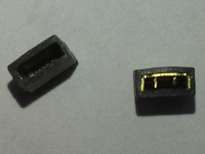 two-jumpers-left-one-is-faulty.jpg
